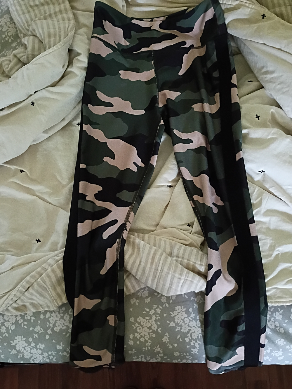 Forever 21 Green and Tan Camo Leggings